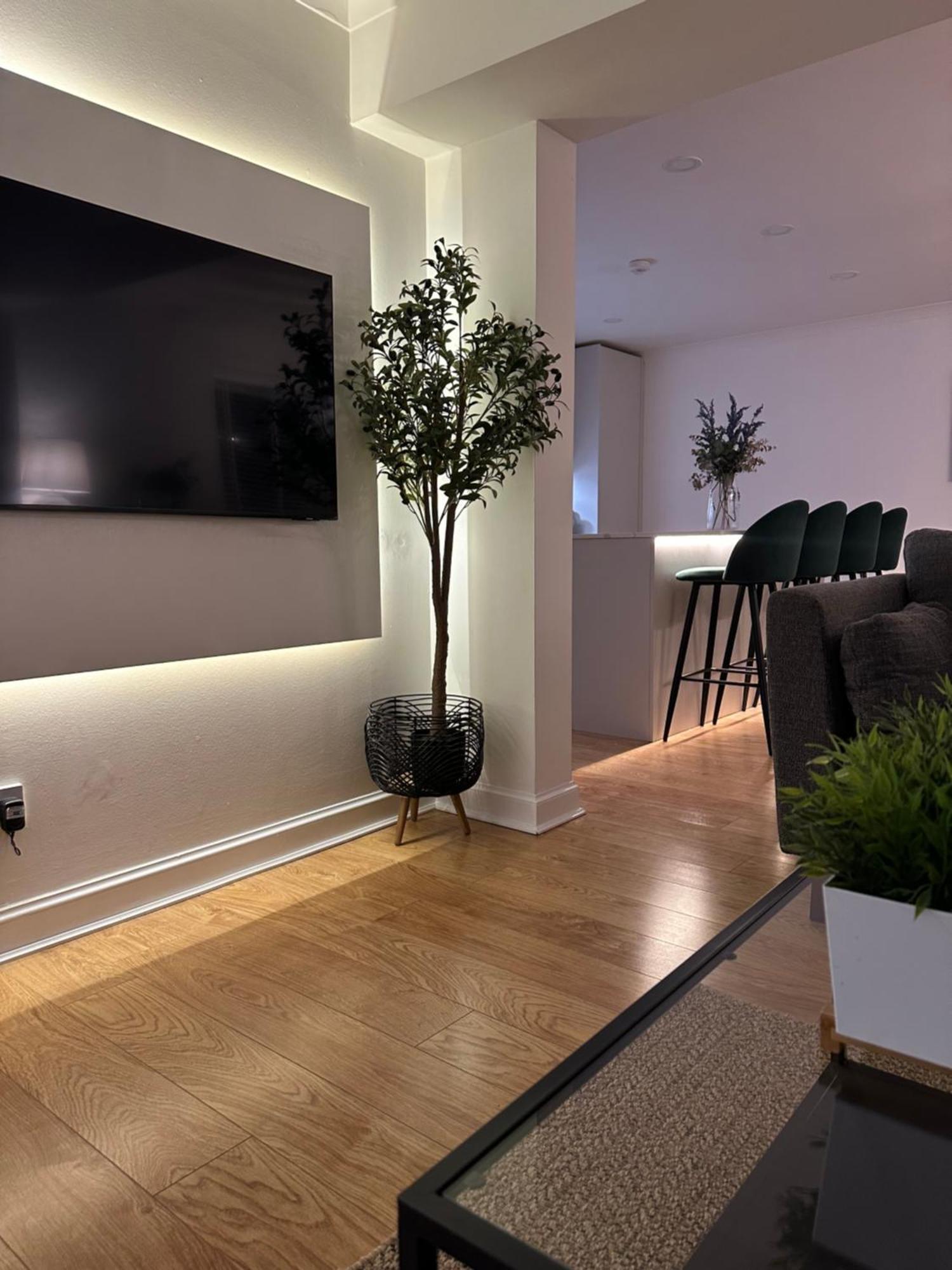 Lux 2 Bedroom Ground Floor Apartment エディンバラ エクステリア 写真